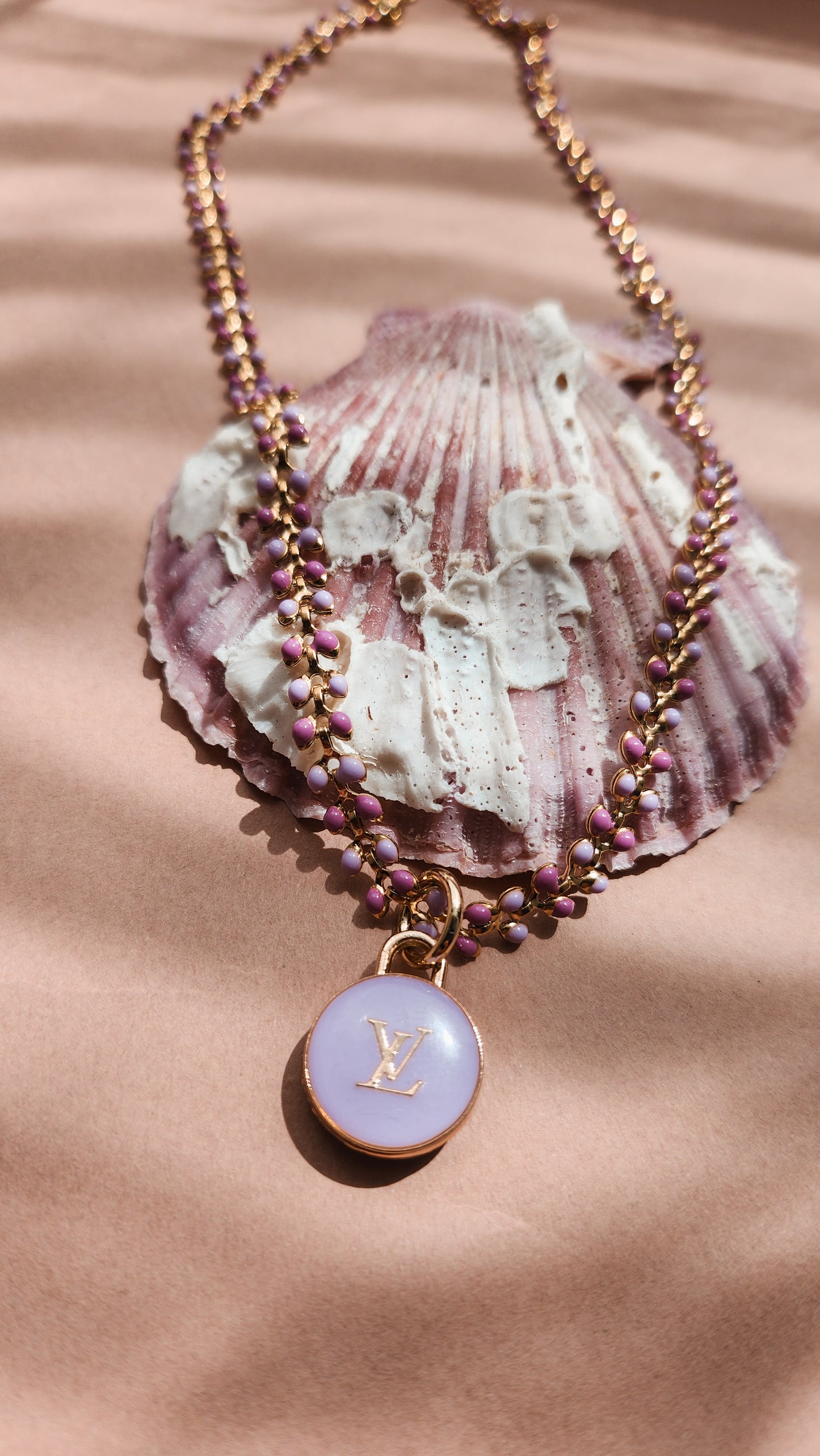Collier LV Violet