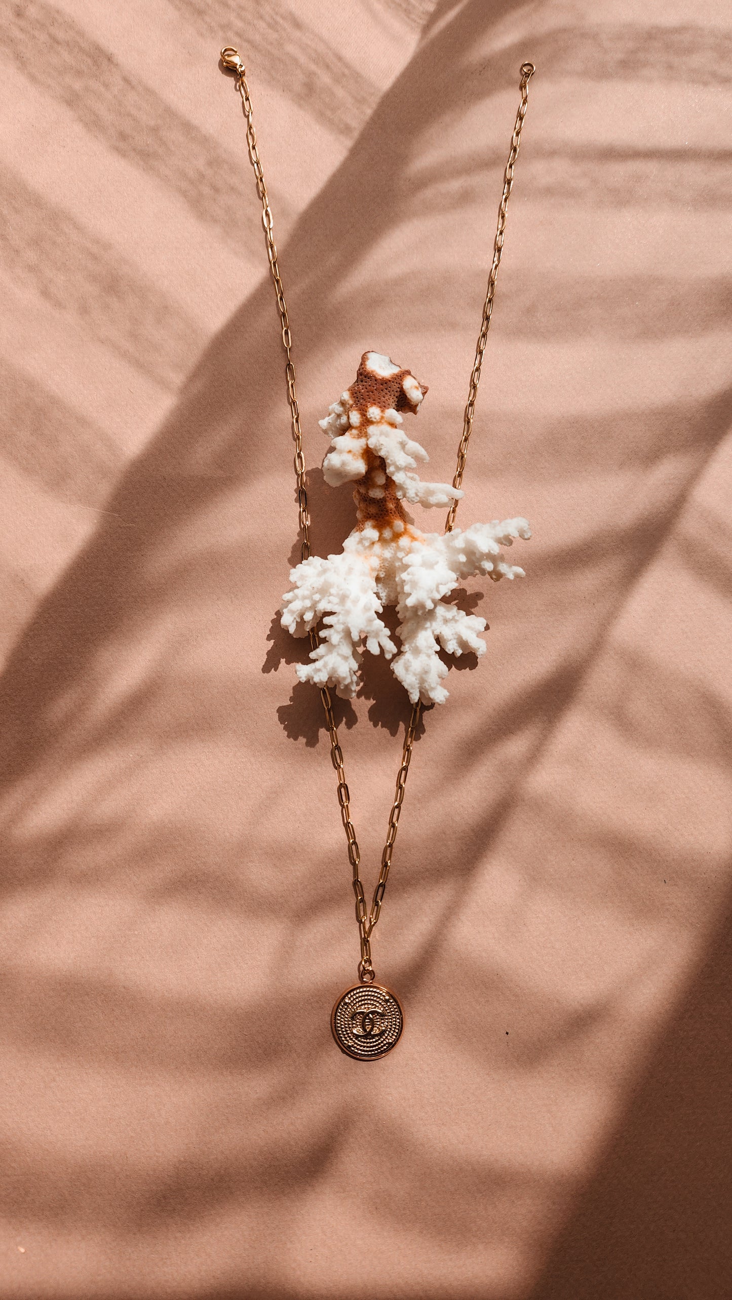 Collier Classic style
